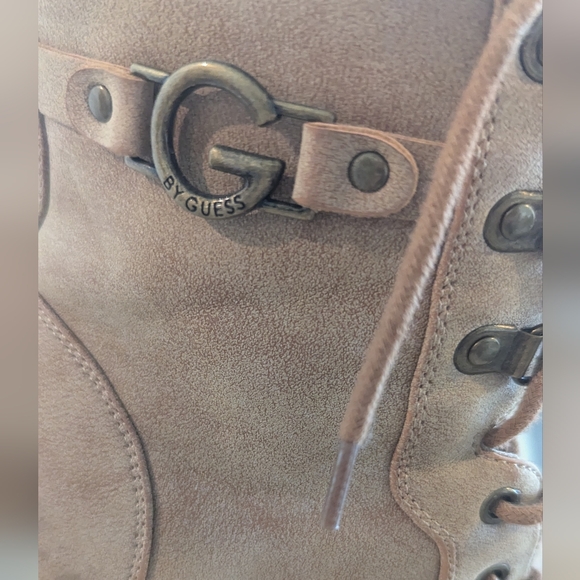 By Guess boots size: 7 - Picture 2 of 5